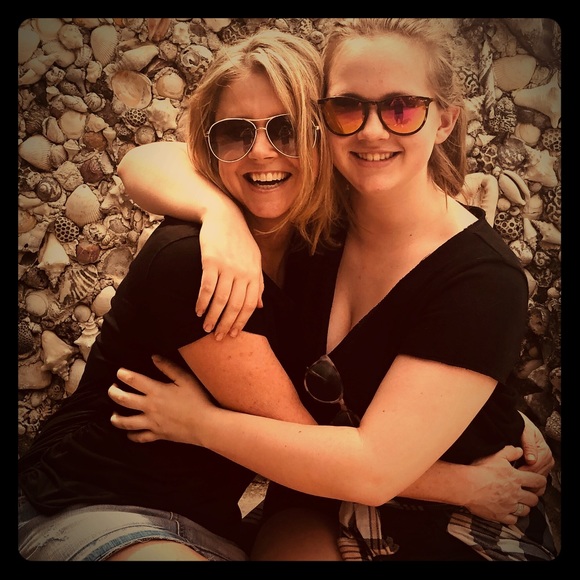 Meet your Posher... The Psychix  Closet - Picture 2 of 2